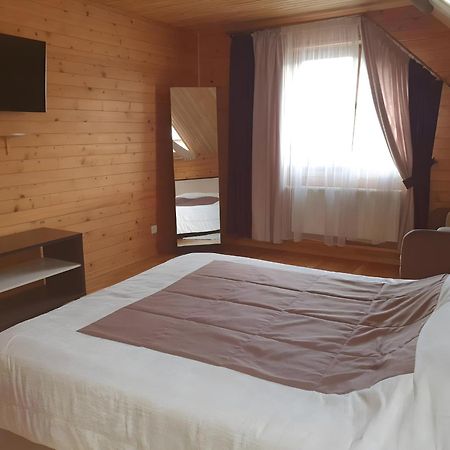 Chalet 888 Cottages ปาเลียนิทซยา ภายนอก รูปภาพ